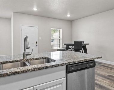 850 E Harvey Avenue - Photo Thumbnail 3