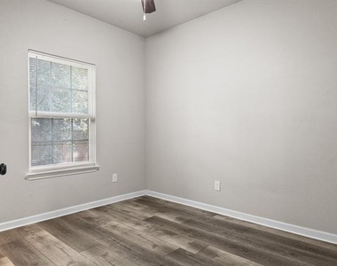 850 E Harvey Avenue - Photo Thumbnail 16