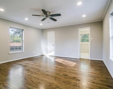 9210 San Fernando Way - Photo Thumbnail 6