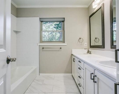 9210 San Fernando Way - Photo Thumbnail 8