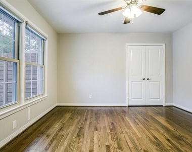 9210 San Fernando Way - Photo Thumbnail 9