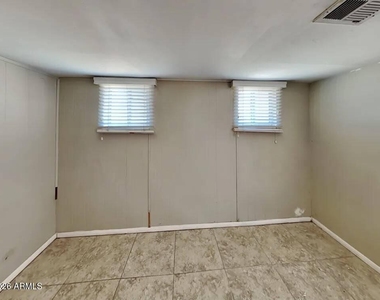 5318 W Windsor Ave, Way - Photo Thumbnail 1