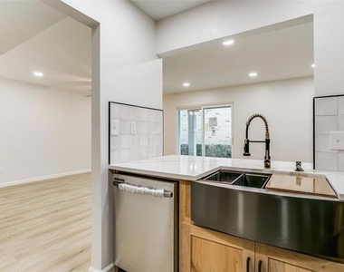 5881 Preston View Boulevard - Photo Thumbnail 2
