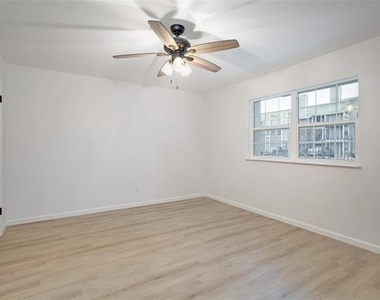 5881 Preston View Boulevard - Photo Thumbnail 8
