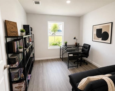 145 Bluebonnet Way - Photo Thumbnail 17