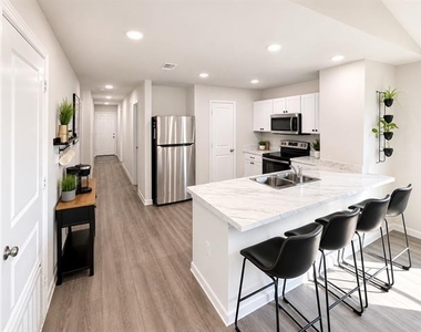 145 Bluebonnet Way - Photo Thumbnail 8