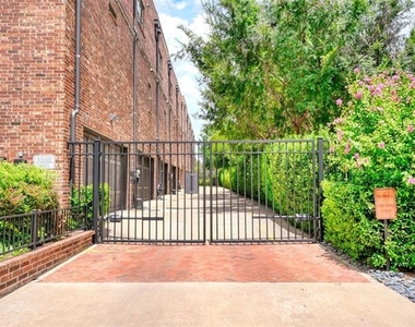 3237 Hugo Place - Photo Thumbnail 21