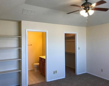 1420 Fitzhugh Street - Photo Thumbnail 6