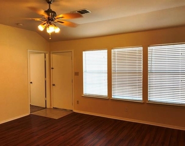 1420 Fitzhugh Street - Photo Thumbnail 5