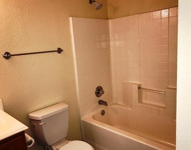 1420 Fitzhugh Street - Photo Thumbnail 11