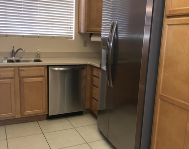 11515 N 91st Street - Photo Thumbnail 9