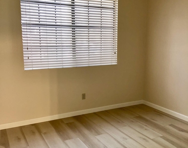 11515 N 91st Street - Photo Thumbnail 15