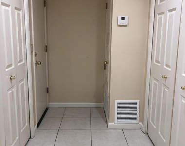 11515 N 91st Street - Photo Thumbnail 17