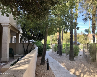 11515 N 91st Street - Photo Thumbnail 22