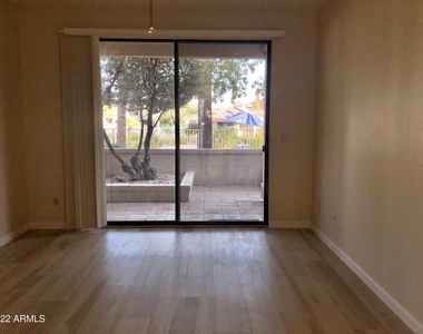11515 N 91st Street - Photo Thumbnail 12