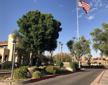 11515 N 91st Street - Photo Thumbnail 1