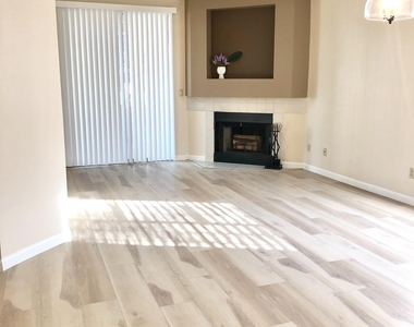 11515 N 91st Street - Photo Thumbnail 3