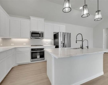 2650 Bechtol Street - Photo Thumbnail 7