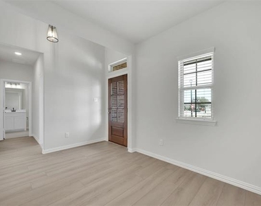 2650 Bechtol Street - Photo Thumbnail 6