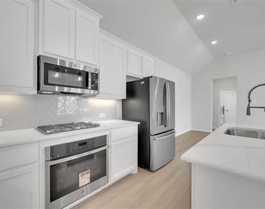 2650 Bechtol Street - Photo Thumbnail 11