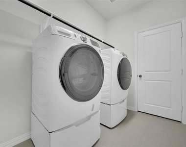 2650 Bechtol Street - Photo Thumbnail 26