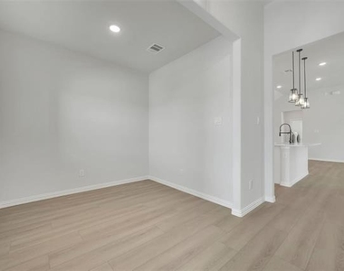 2650 Bechtol Street - Photo Thumbnail 4