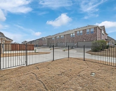 2650 Bechtol Street - Photo Thumbnail 29