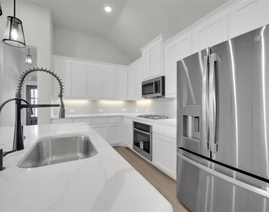 2650 Bechtol Street - Photo Thumbnail 10