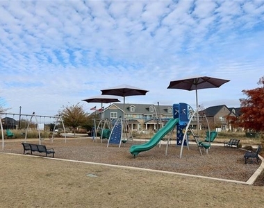 2650 Bechtol Street - Photo Thumbnail 33