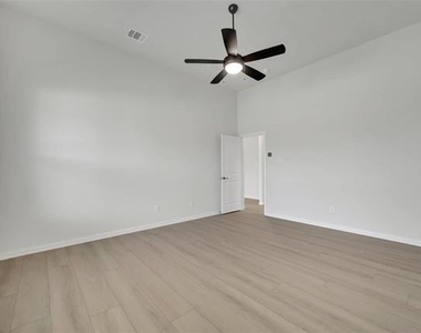 2650 Bechtol Street - Photo Thumbnail 17
