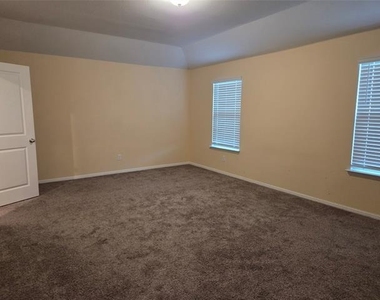 3128 Winoak Drive - Photo Thumbnail 15
