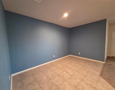 3128 Winoak Drive - Photo Thumbnail 5