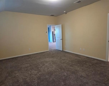 3128 Winoak Drive - Photo Thumbnail 16