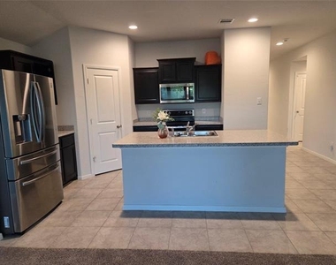 3128 Winoak Drive - Photo Thumbnail 2