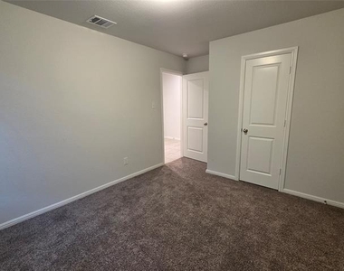 3128 Winoak Drive - Photo Thumbnail 13