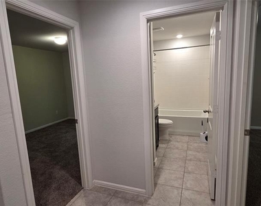 3128 Winoak Drive - Photo Thumbnail 7