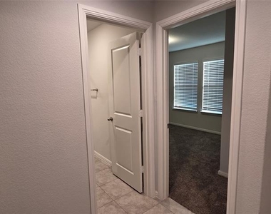 3128 Winoak Drive - Photo Thumbnail 8
