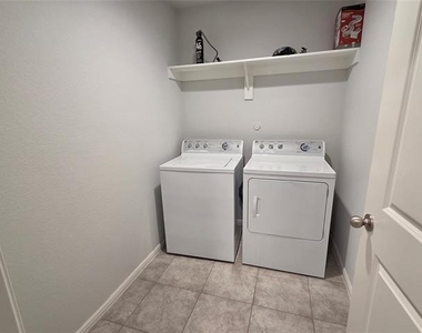 3128 Winoak Drive - Photo Thumbnail 14