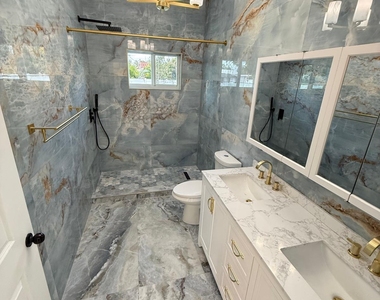 6319 Southgate Boulevard - Photo Thumbnail 16