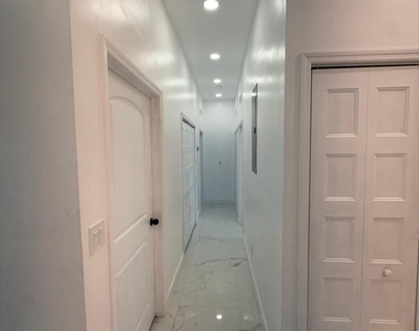 6319 Southgate Boulevard - Photo Thumbnail 8