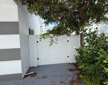 6319 Southgate Boulevard - Photo Thumbnail 36
