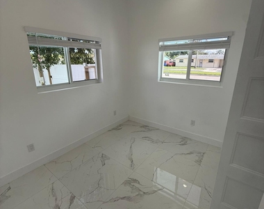 6319 Southgate Boulevard - Photo Thumbnail 22