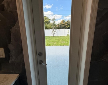 6319 Southgate Boulevard - Photo Thumbnail 19
