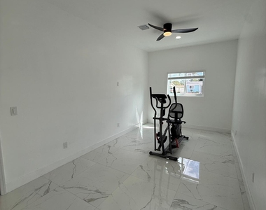 6319 Southgate Boulevard - Photo Thumbnail 23