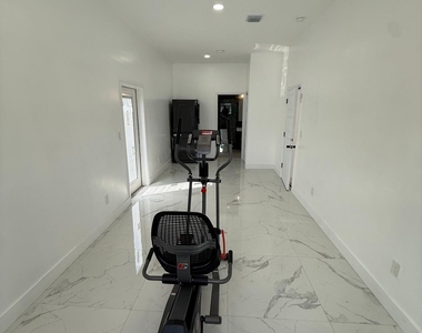 6319 Southgate Boulevard - Photo Thumbnail 30