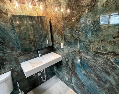 6319 Southgate Boulevard - Photo Thumbnail 11