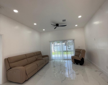 6319 Southgate Boulevard - Photo Thumbnail 7