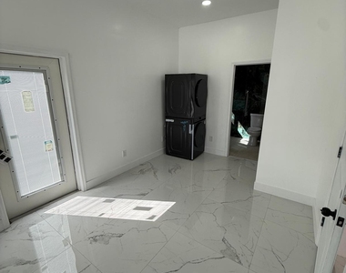 6319 Southgate Boulevard - Photo Thumbnail 27
