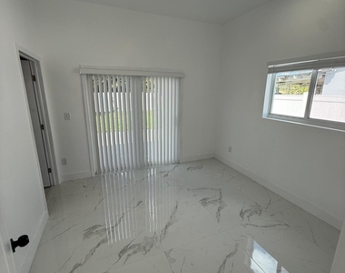 6319 Southgate Boulevard - Photo Thumbnail 25