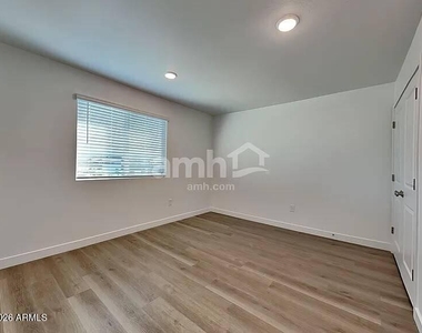 4536 S 98th Ln Street - Photo Thumbnail 7